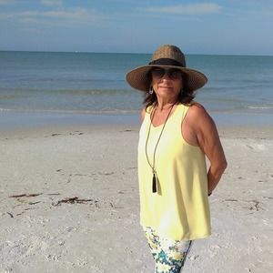 Meet your Posher, Elaine